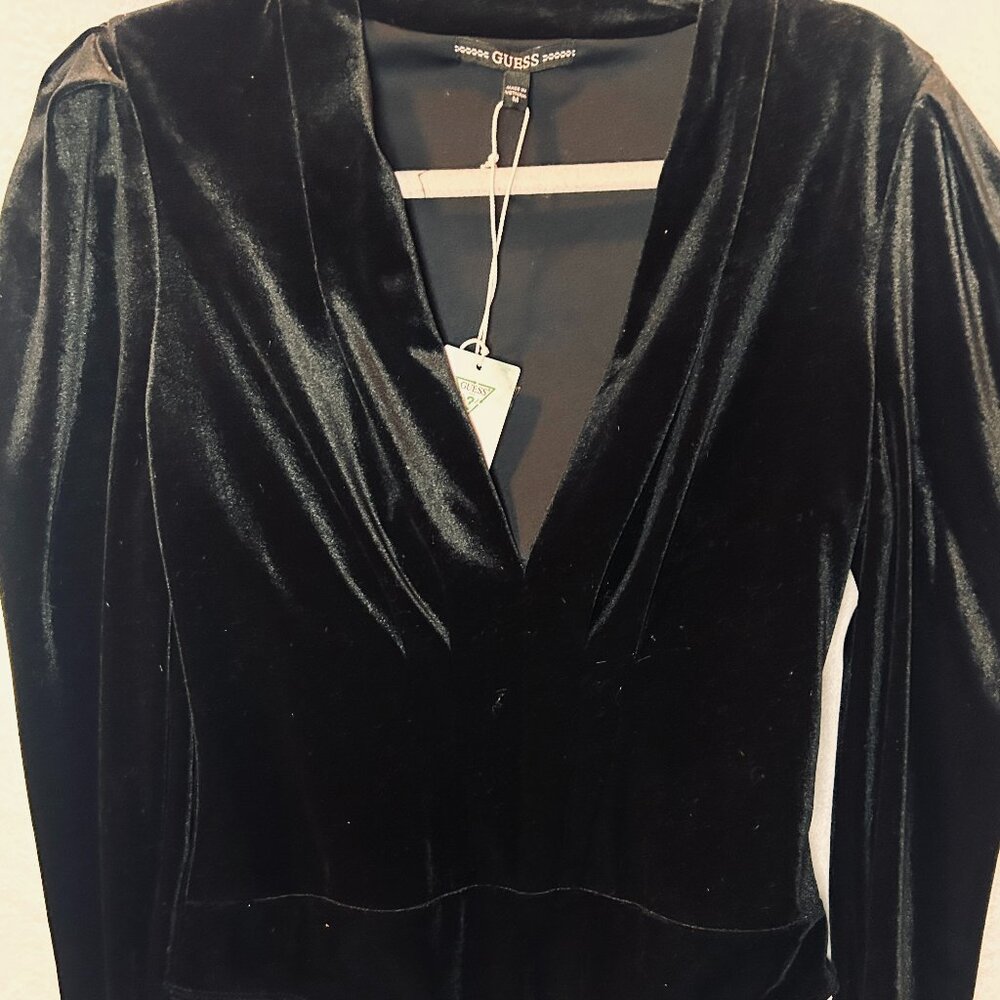 BNWT Guess Top Black